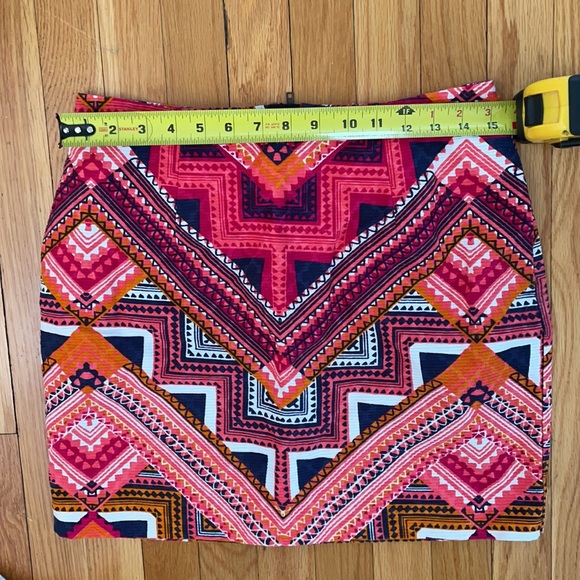 Merona brightly patterned mini. Size 8. - Picture 8 of 8